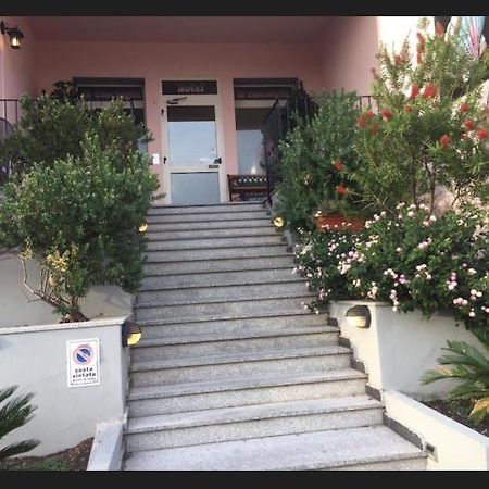 Hotel La Conchiglia La Maddalena  Bagian luar foto