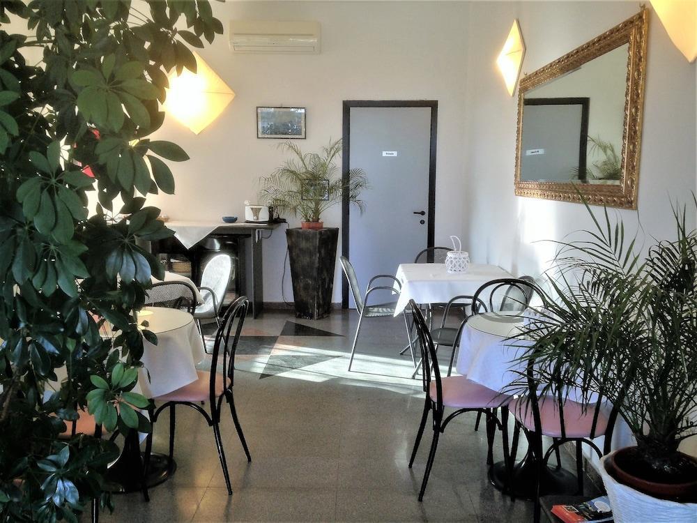 Hotel La Conchiglia La Maddalena  Bagian luar foto