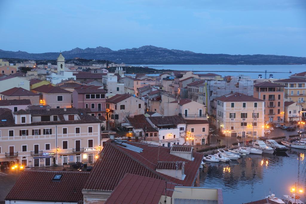 Hotel La Conchiglia La Maddalena  Bagian luar foto