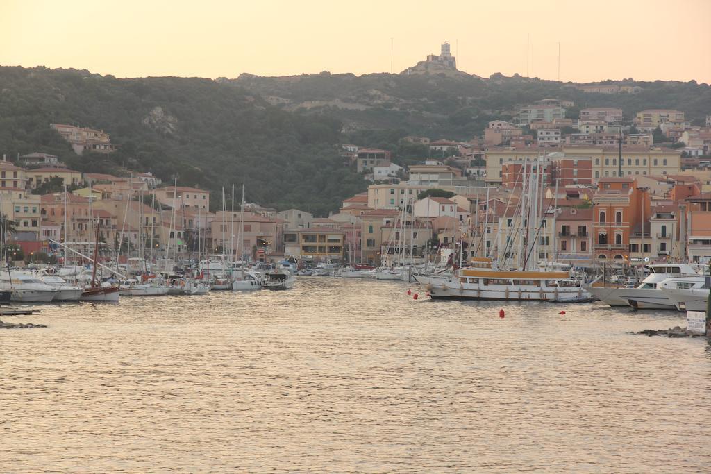 Hotel La Conchiglia La Maddalena  Bagian luar foto